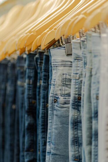 Guide des vêtements en jean pour un look urbain tendance 1